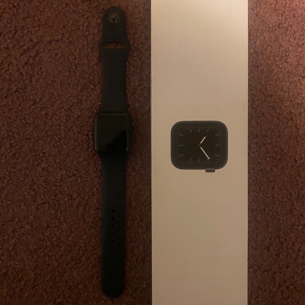 COPY - Apple Watch series 5